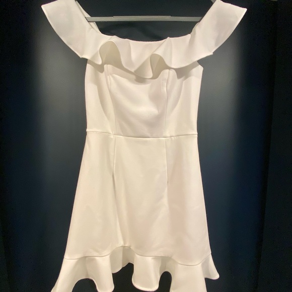 White mini dress- tags attached - Picture 6 of 9